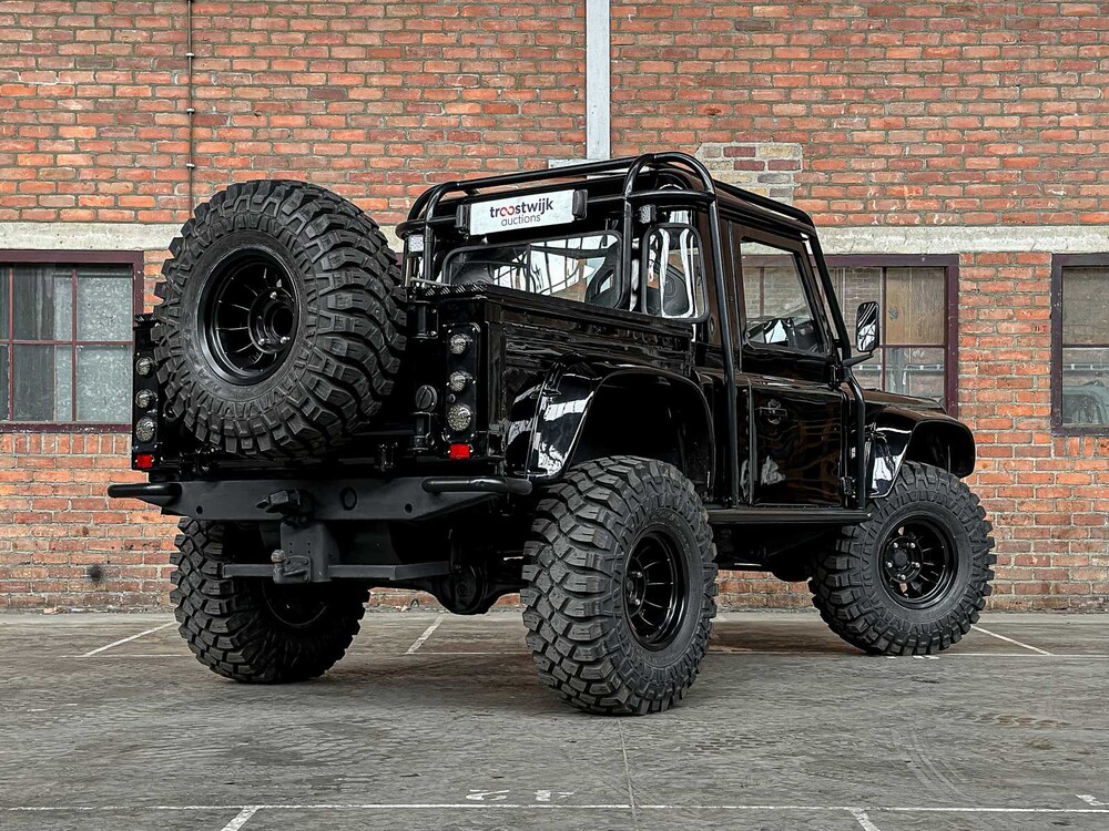 Land Rover Defender 100 4.6 V8 -SPECTRE- 231pk 1990, 31-BP-HL