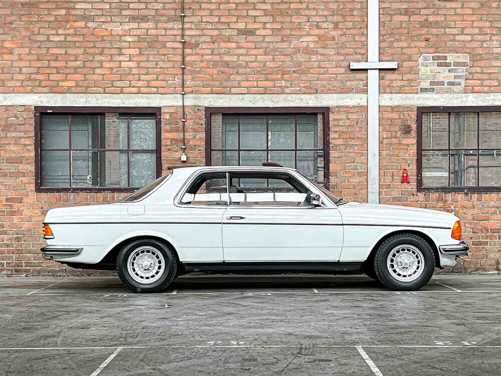 Mercedes-Benz 230 C (280 LPG MOTOR) 200-280 (W123) 184pk 1977, 50-SG-25