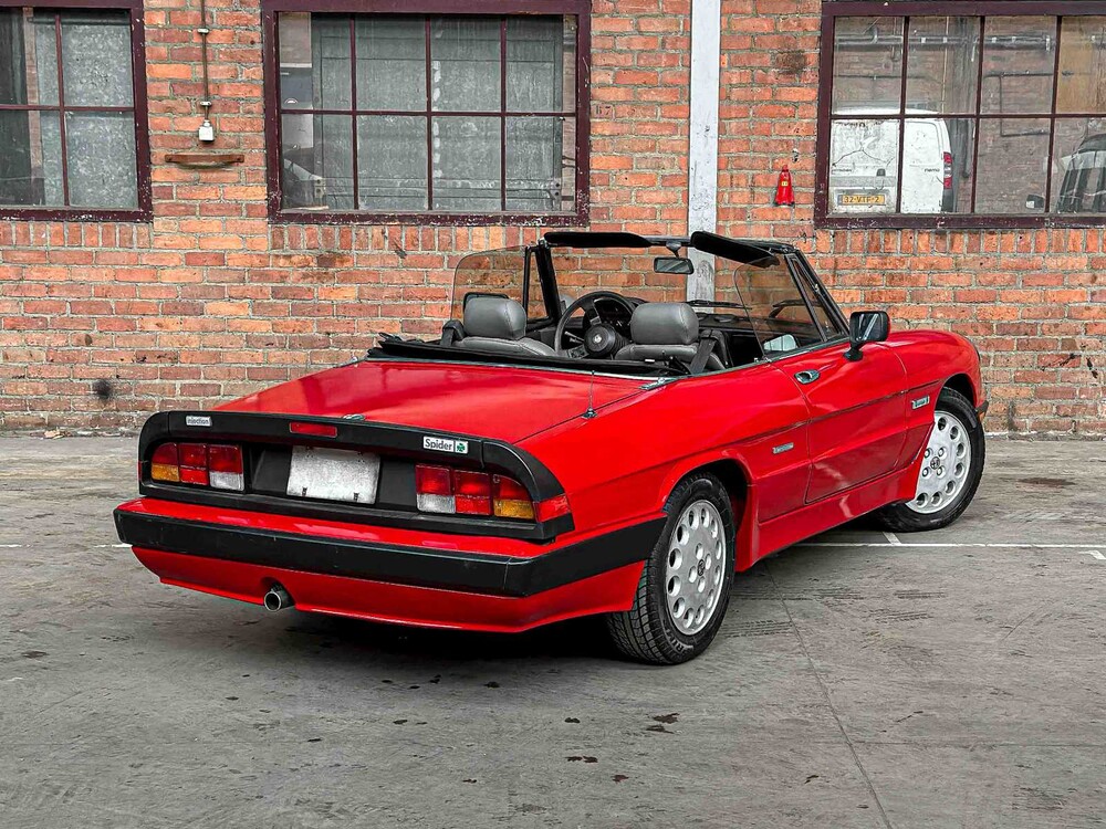 Alfa Romeo Spider 2.0 115PS 1987