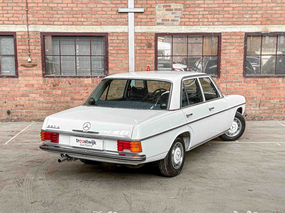 Mercedes-Benz 230.6 W114 / 8 136PS 1975, 72-YB-84