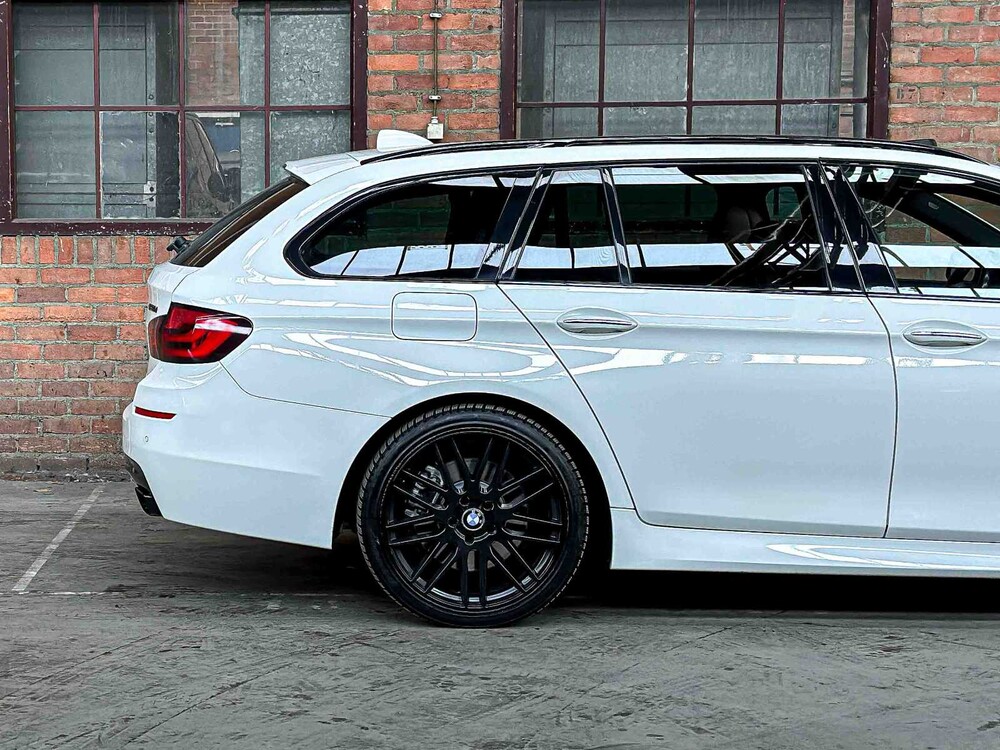BMW M550xd Touring M-Sport F11 381pk 2012 5-serie, GBN-87-T