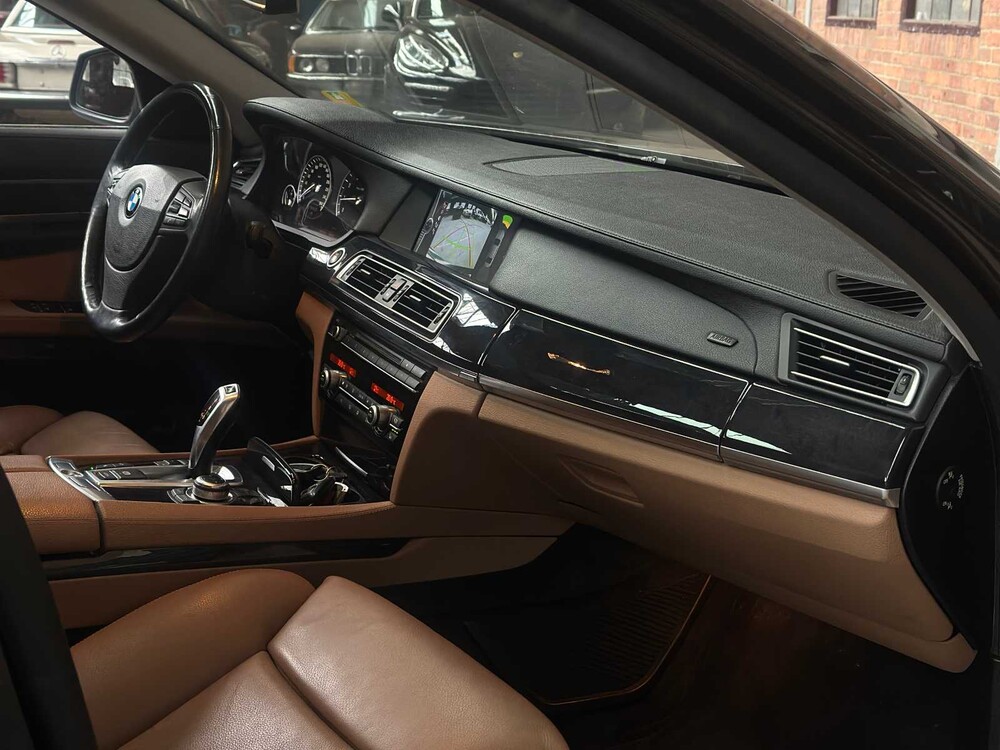 BMW 750Li 4.4 V8 408pk 2008 F02 7-Serie