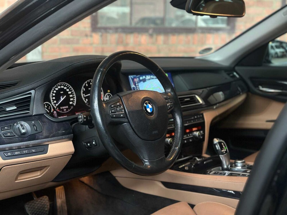 BMW 750Li 4.4 V8 408pk 2008 F02 7-Serie