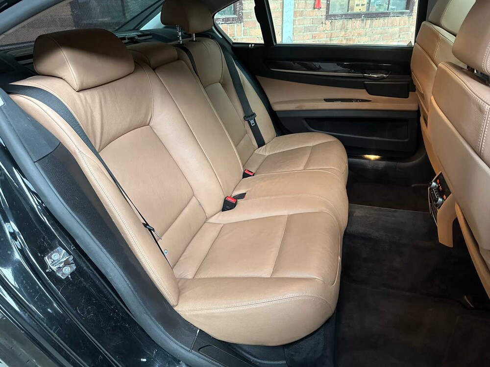 BMW 750Li 4.4 V8 408pk 2008 F02 7-Serie