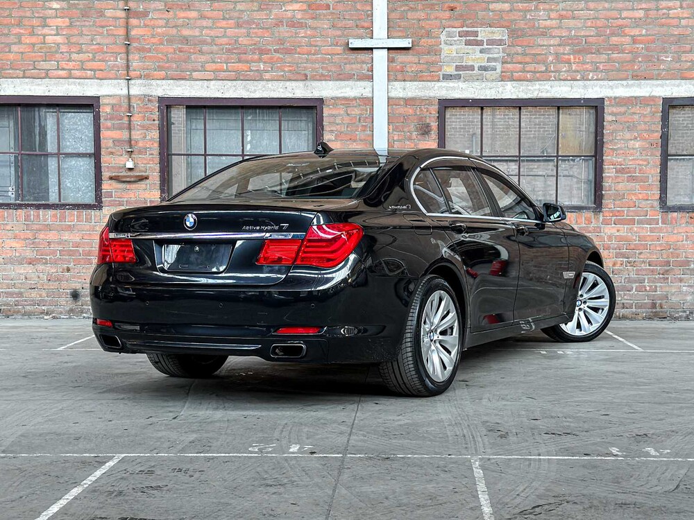 BMW ActiveHybrid7 F04 4.4 V8 465pk 2011