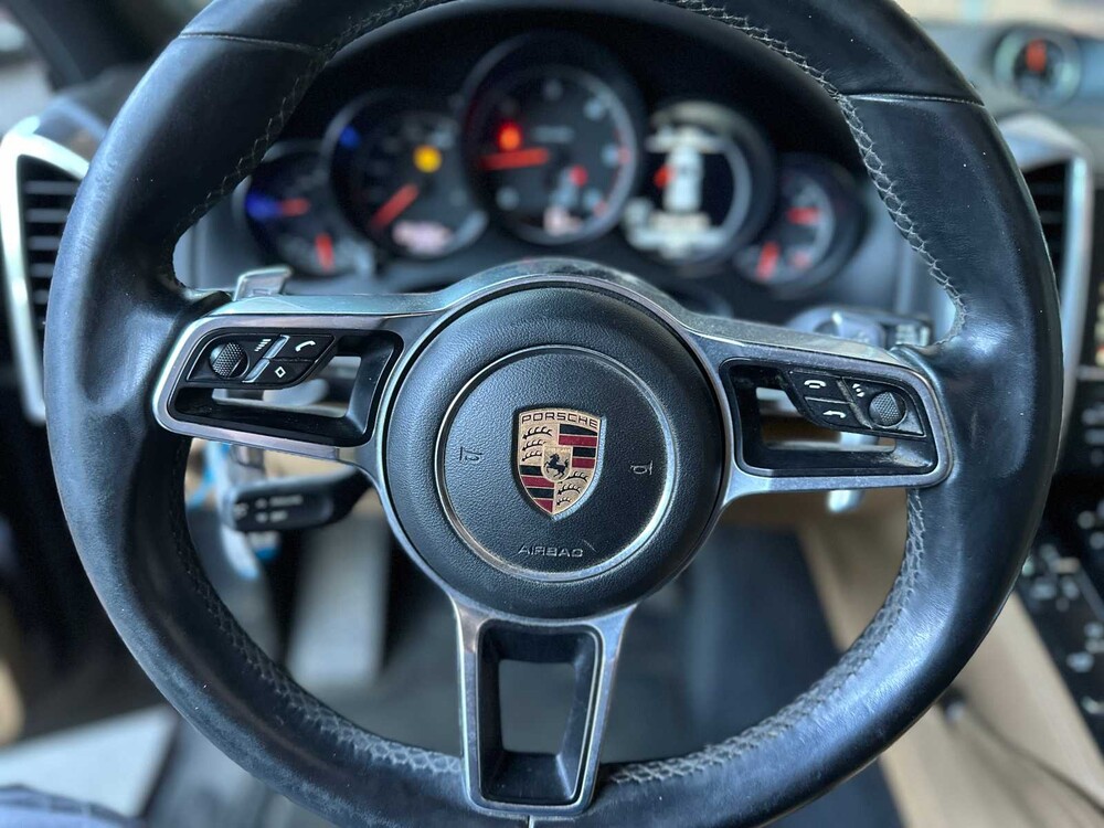 Porsche Cayenne 3.0 D V6 Platinum Edition (FACELIFT) 239pk 2017, G-774-RB