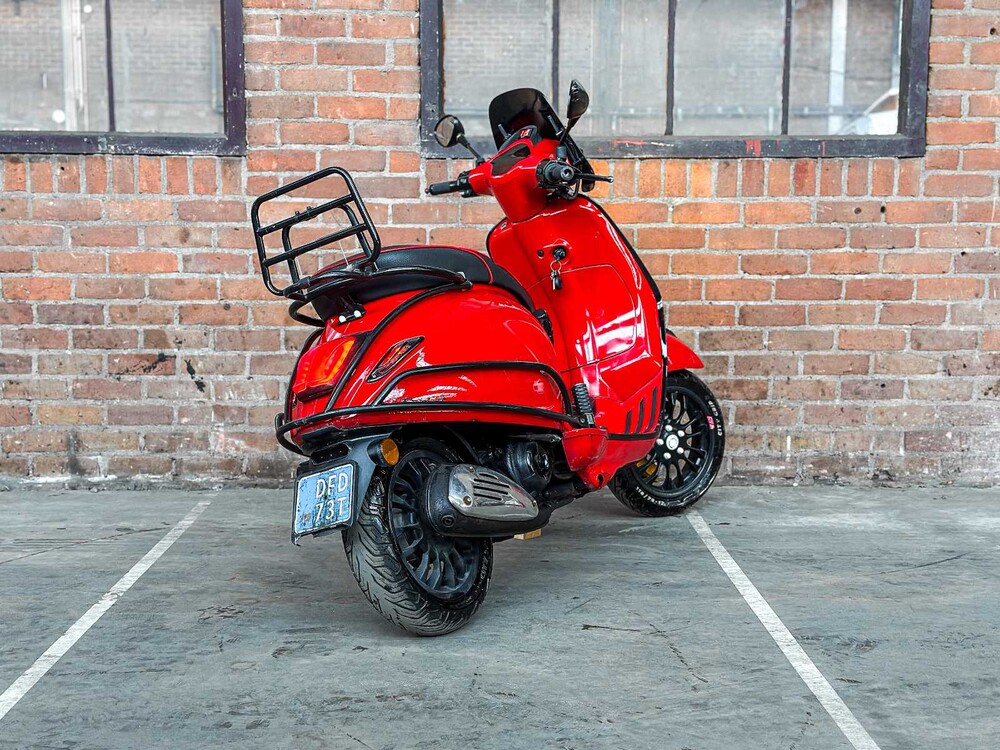 Vespa Sprint 4T 80cc 2015 -CUSTOM- Scooter, DFD-73-T