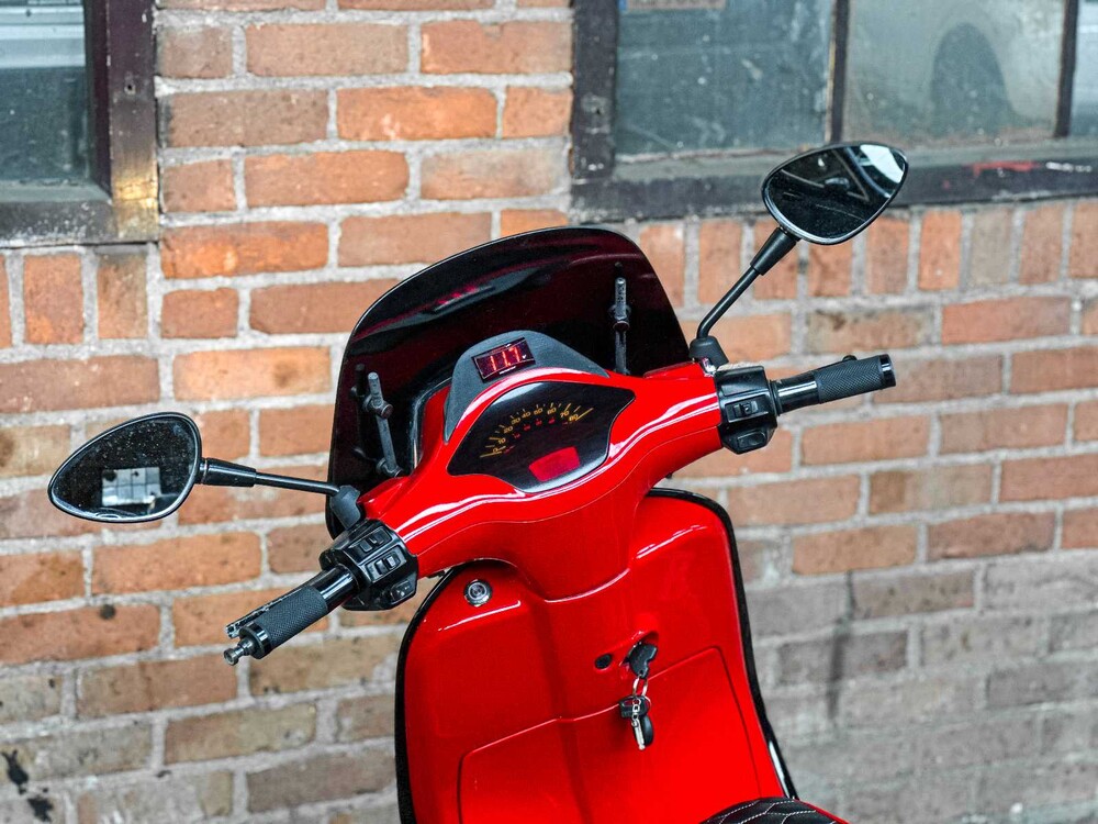 Vespa Sprint 4T 80cc 2015 -CUSTOM- Scooter, DFD-73-T