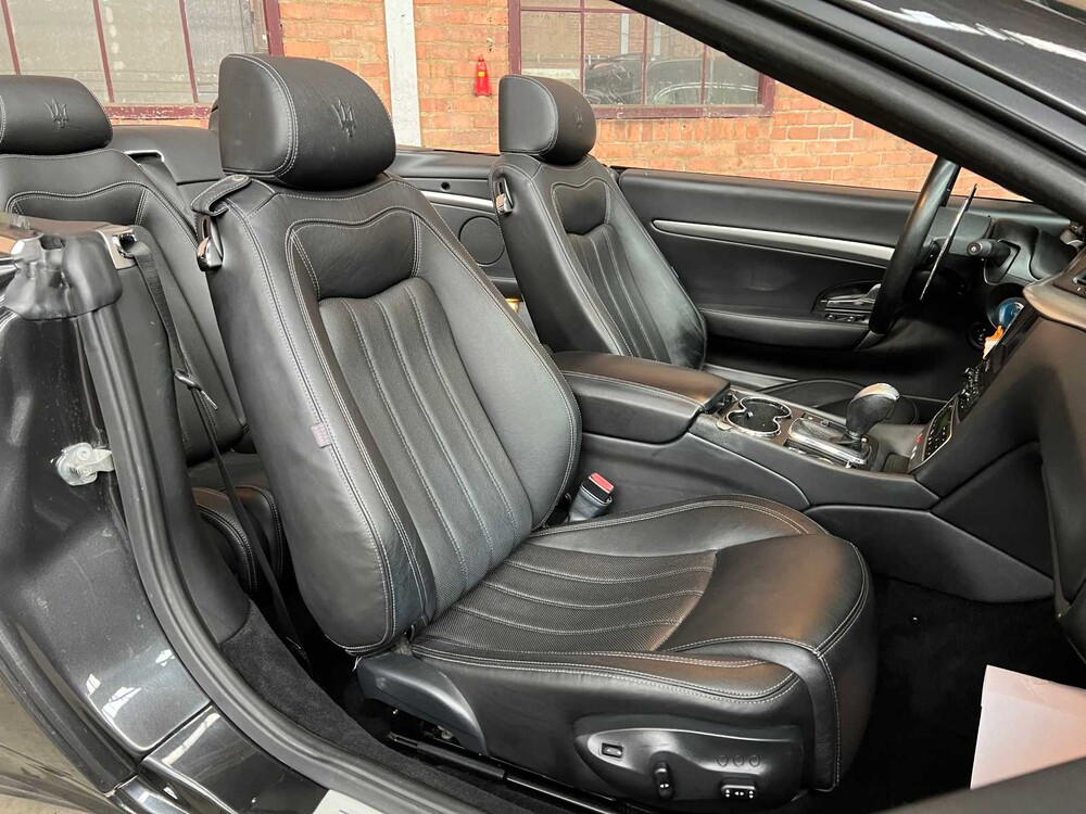 Maserati GranCabrio 4.7 V8 439pk 2011, 2-KBX-77
