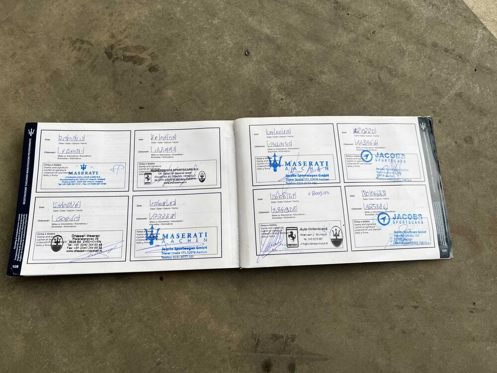 Maserati GranCabrio 4.7 V8 439pk 2011, 2-KBX-77