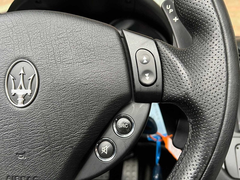 Maserati GranCabrio 4.7 V8 439pk 2011, 2-KBX-77