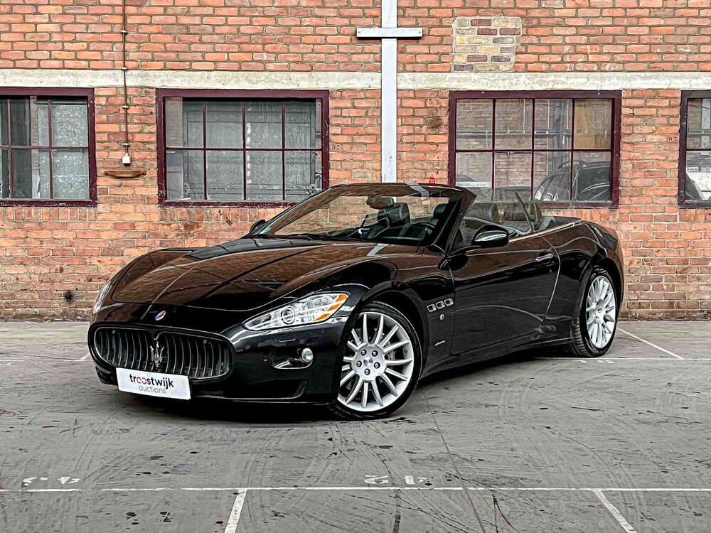 Maserati GranCabrio 4.7 V8 439pk 2011, 2-KBX-77