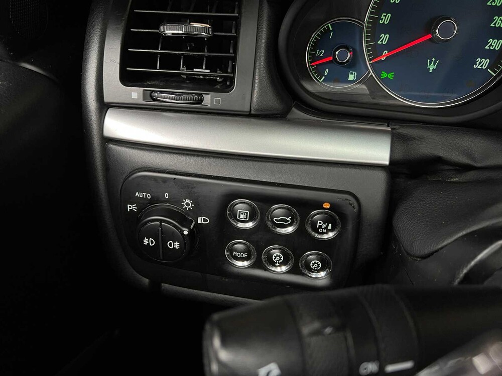 Maserati GranCabrio 4.7 V8 439pk 2011, 2-KBX-77