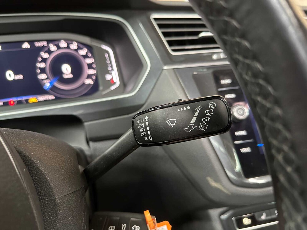 Volkswagen Tiguan R-Line 1.5 TSI ACT Highline Business 150pk 2020, H-128-NT