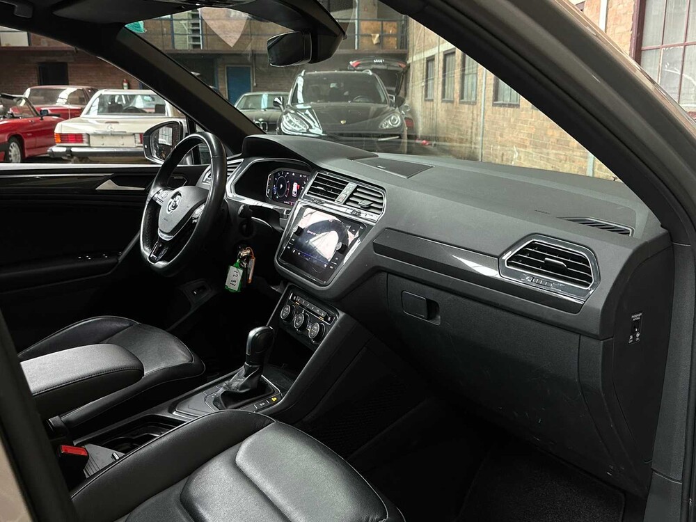 Volkswagen Tiguan R-Line 1.5 TSI ACT Highline Business 150pk 2020, H-128-NT