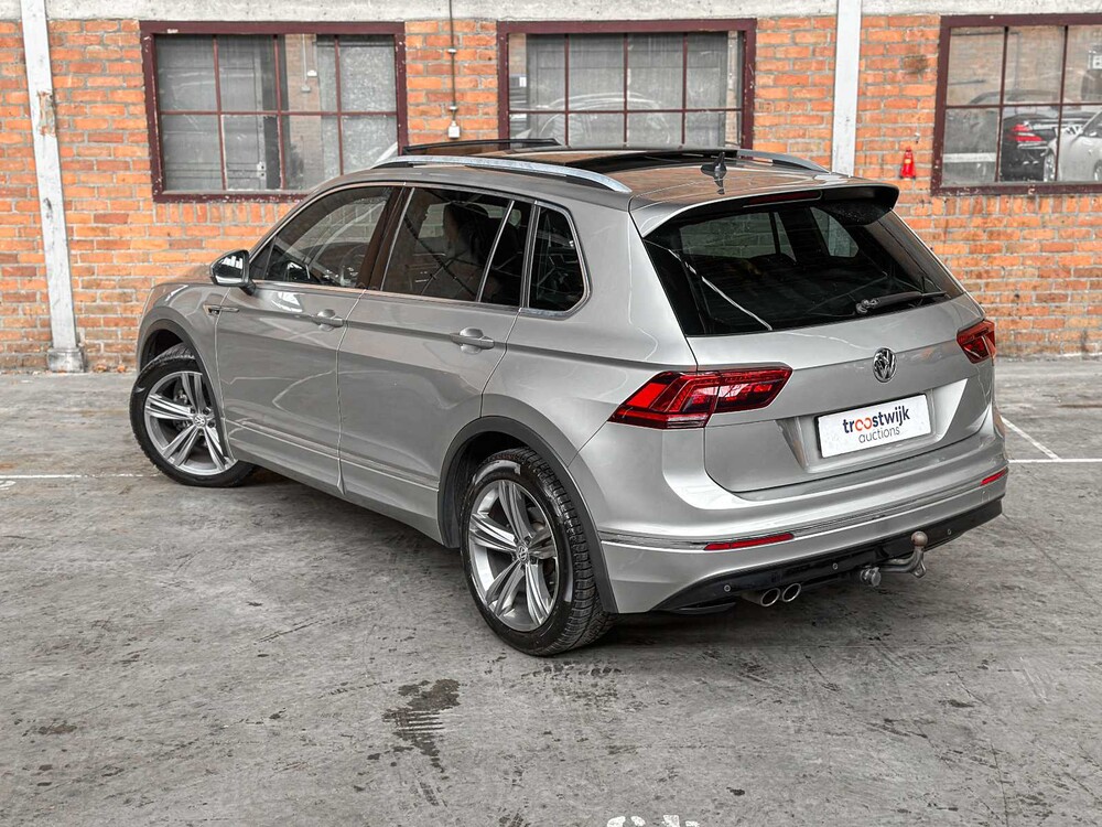 Volkswagen Tiguan R-Line 1.5 TSI ACT Highline Business 150pk 2020, H-128-NT
