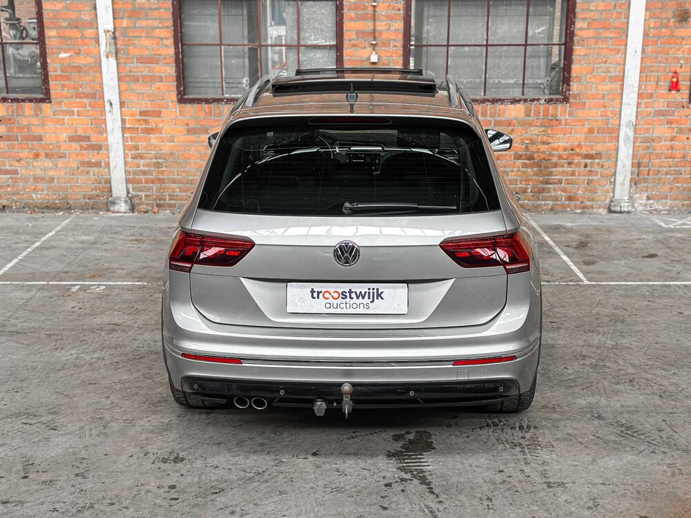 Volkswagen Tiguan R-Line 1.5 TSI ACT Highline Business 150pk 2020, H-128-NT
