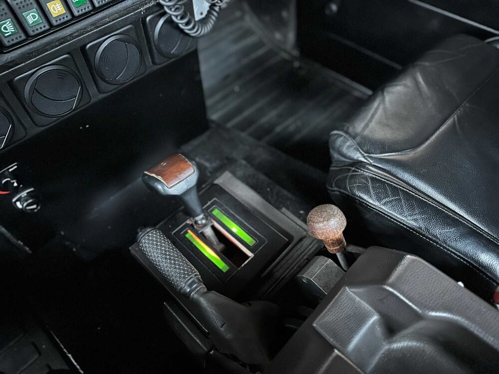 Land Rover Defender 100 4.6 V8 -SPECTRE- 231PS 1990, 31-BP-HL