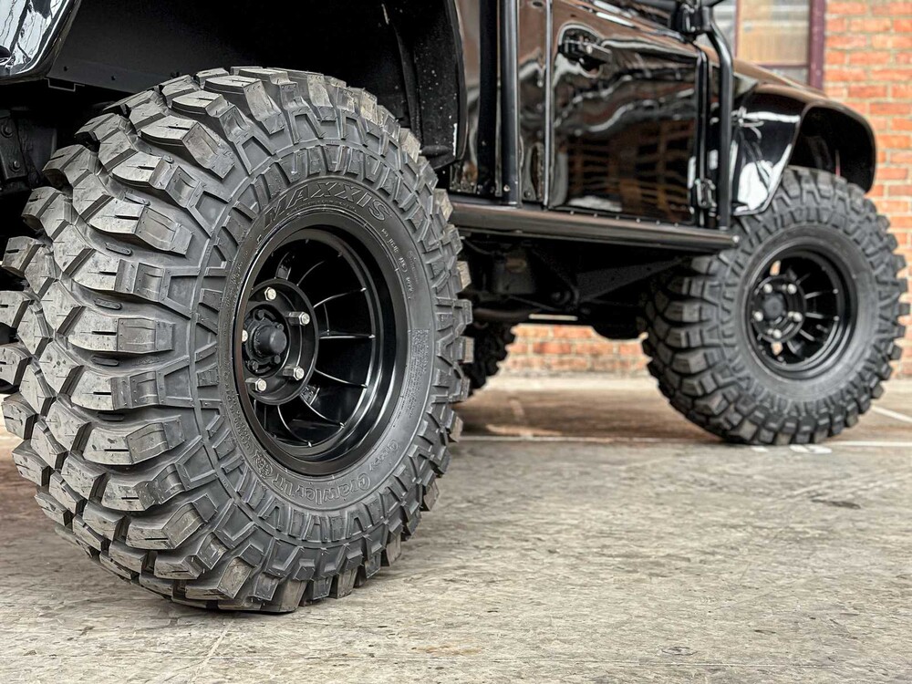 Land Rover Defender 100 4.6 V8 -SPECTRE- 231PS 1990, 31-BP-HL