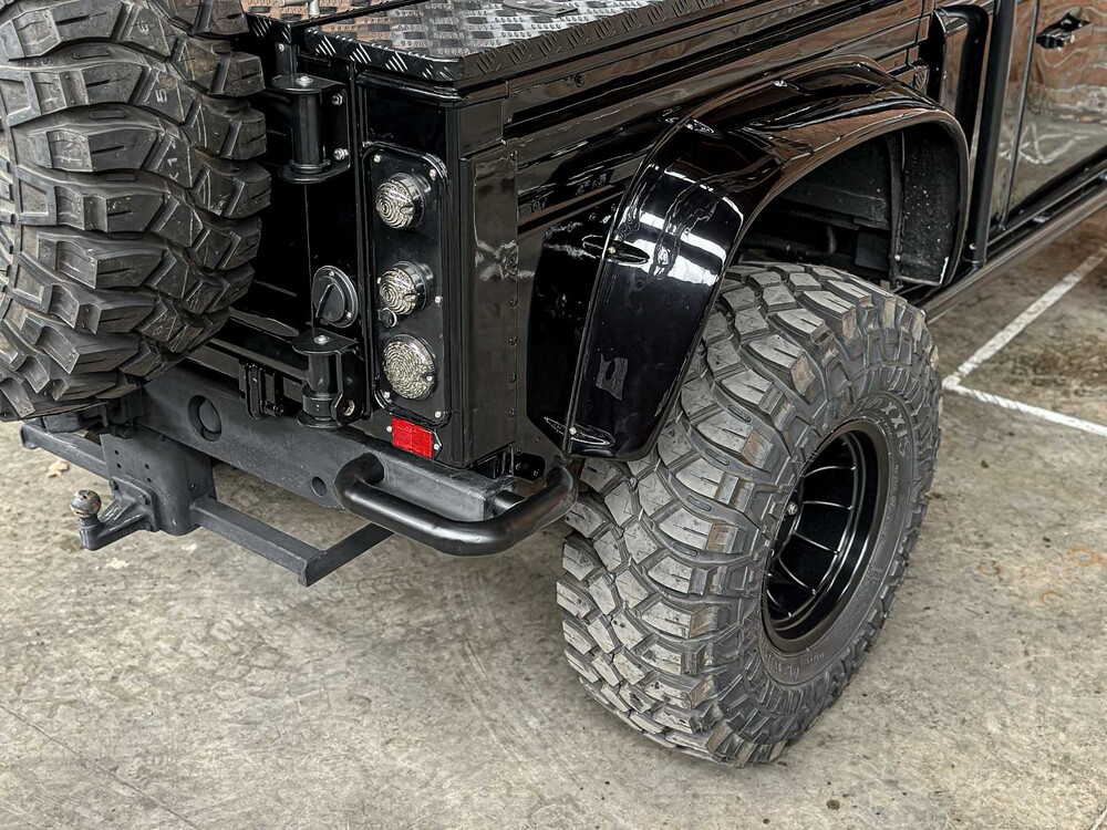 Land Rover Defender 100 4.6 V8 -SPECTRE- 231PS 1990, 31-BP-HL