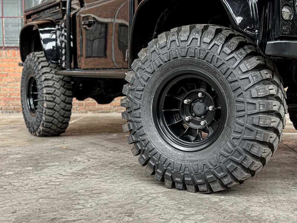 Land Rover Defender 100 4.6 V8 -SPECTRE- 231PS 1990, 31-BP-HL