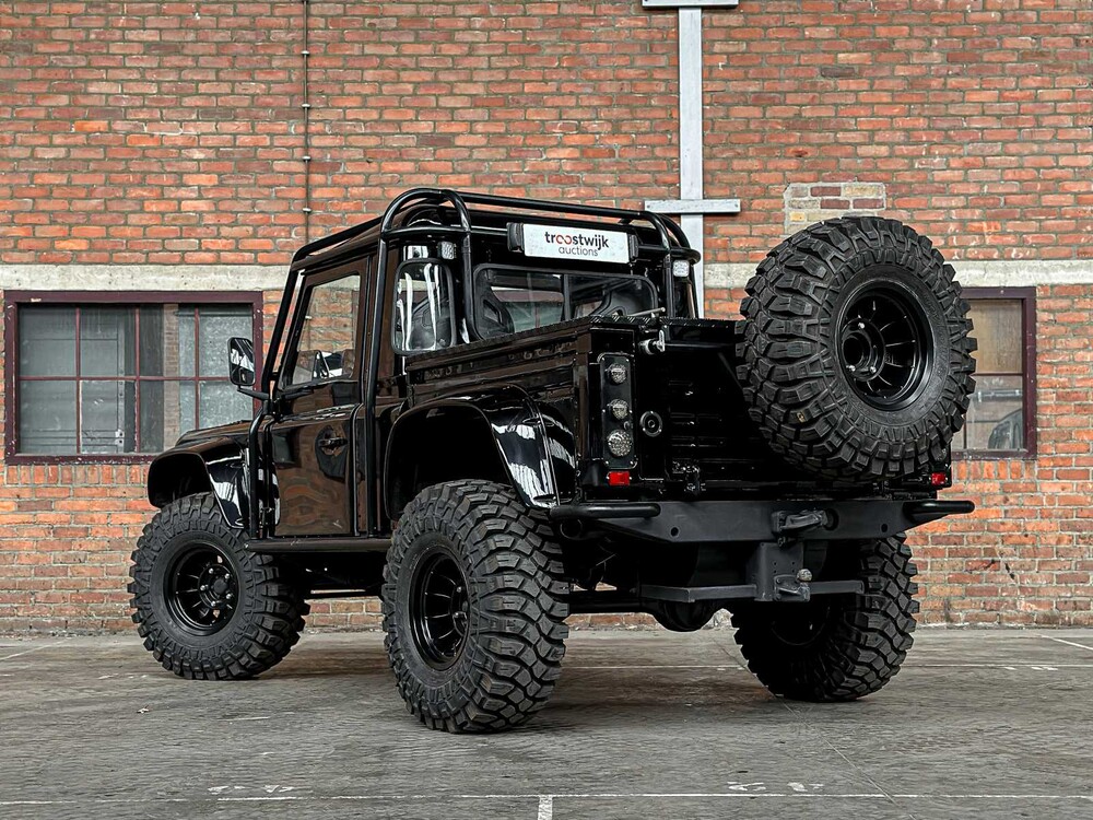 Land Rover Defender 100 4.6 V8 -SPECTRE- 231PS 1990, 31-BP-HL
