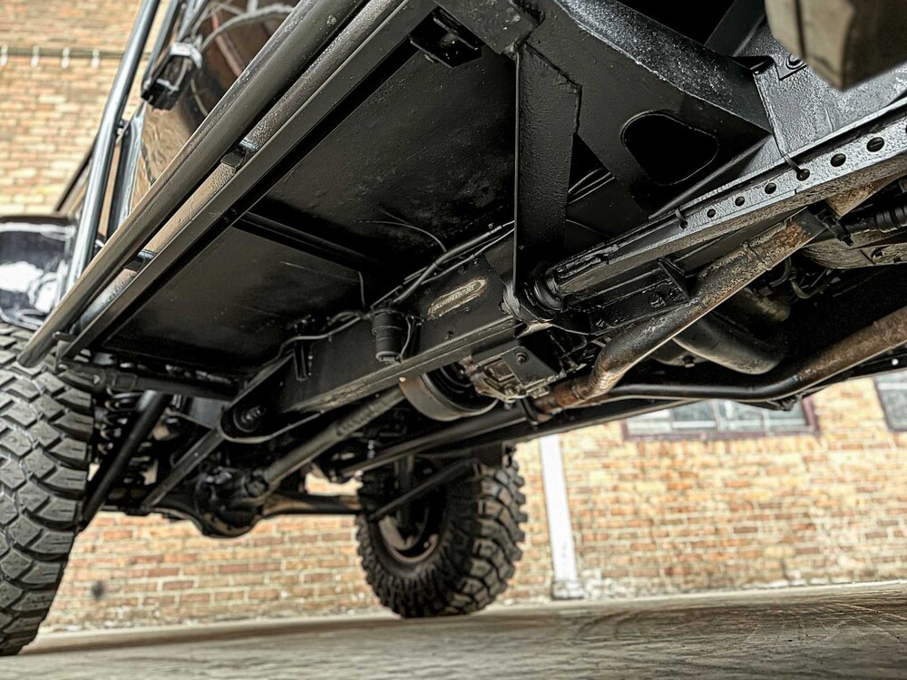 Land Rover Defender 100 4.6 V8 -SPECTRE- 231PS 1990, 31-BP-HL