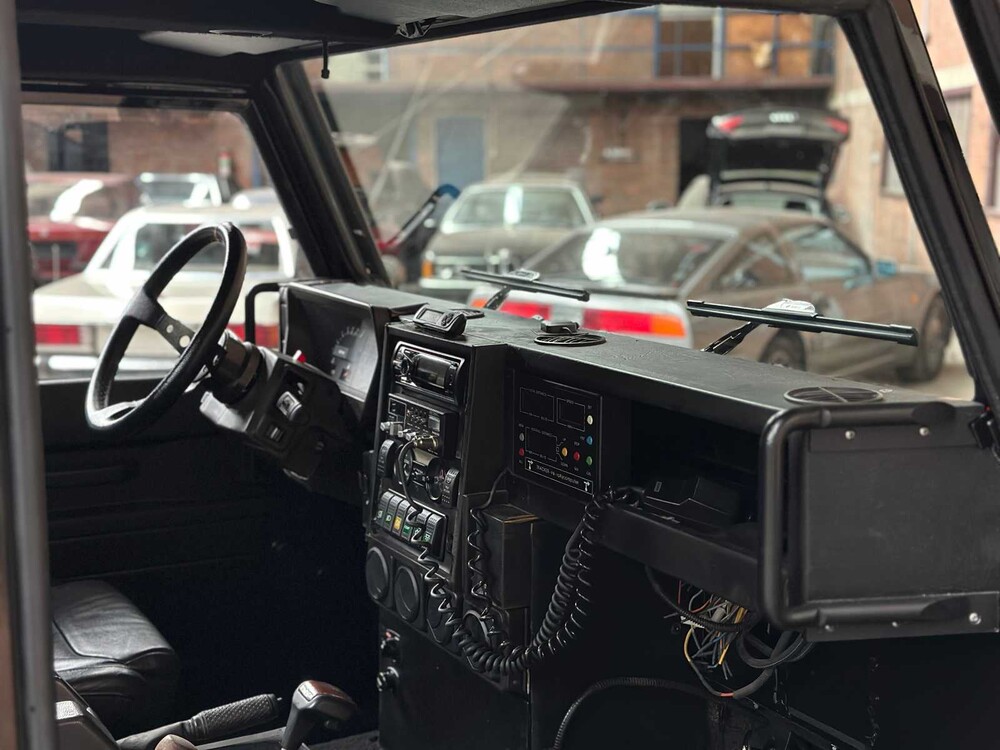 Land Rover Defender 100 4.6 V8 -SPECTRE- 231PS 1990, 31-BP-HL