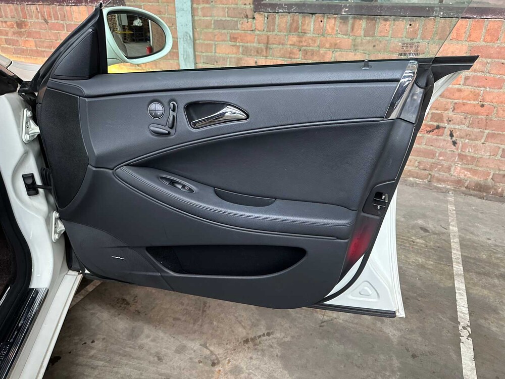 Mercedes-Benz CLS500 5.0 V8 306hp 2005 CLS-Class Youngtimer