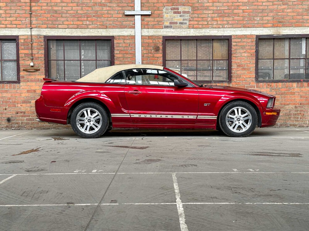 Ford Mustang GT Cabriolet 4.6 V8 305hp 2006 Youngtimer