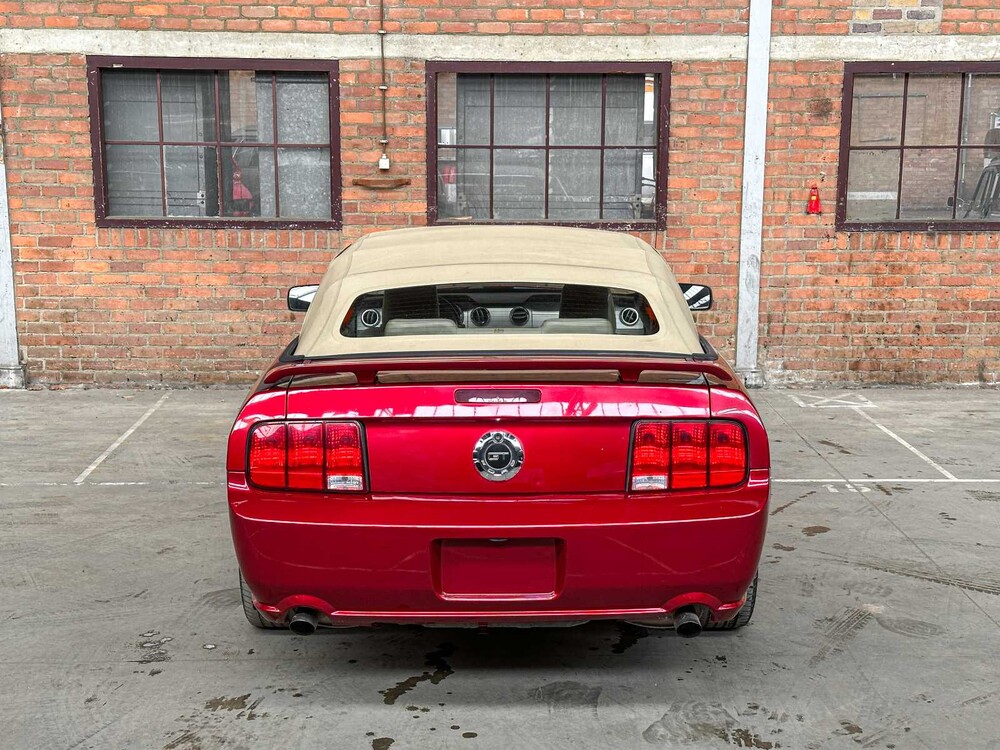 Ford Mustang GT Cabriolet 4.6 V8 305hp 2006 Youngtimer