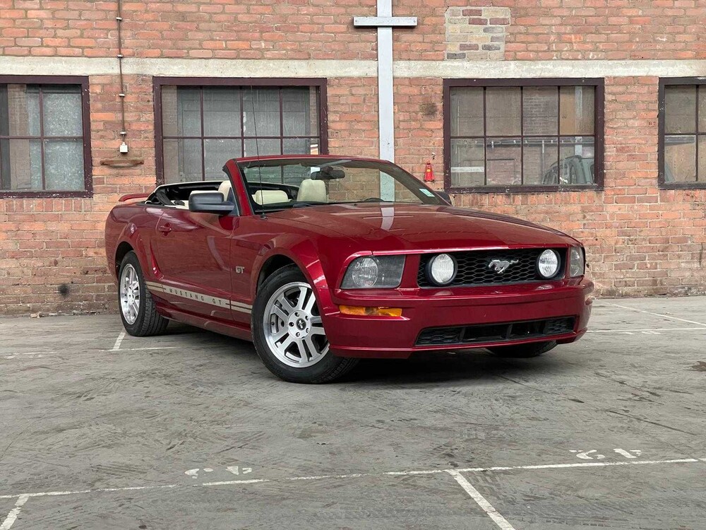 Ford Mustang GT Cabriolet 4.6 V8 305hp 2006 Youngtimer