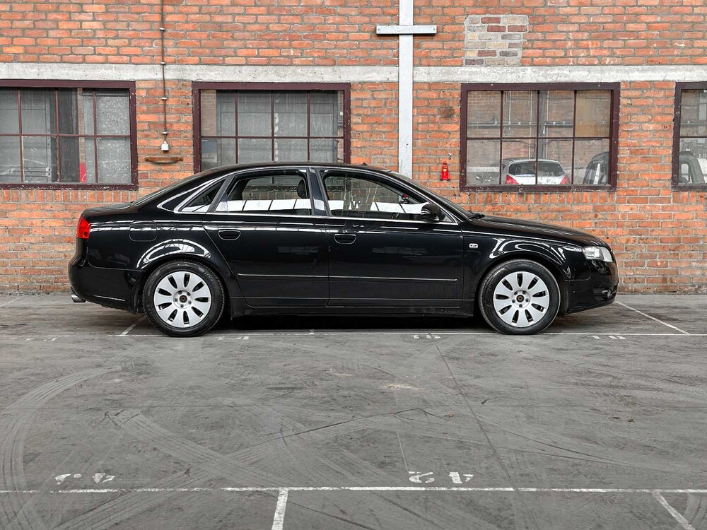 Audi A4 Limousine 3.2 FSI V6 Quattro 256pk 2005, N-609-JR Youngtimer