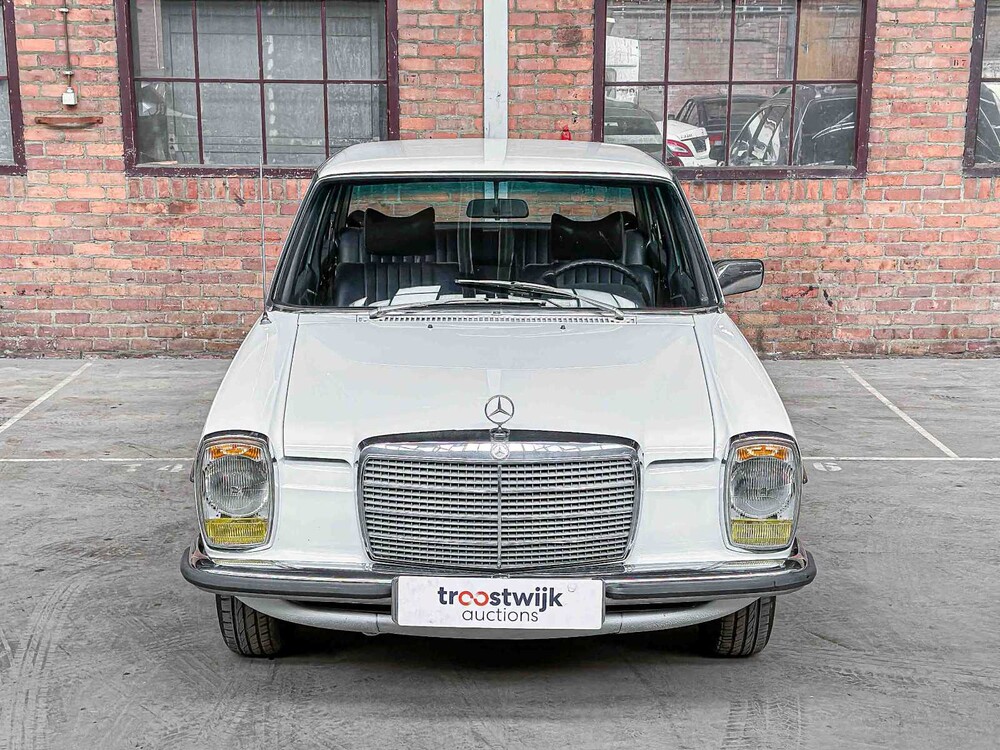 Mercedes-Benz 230.6 W114 / 8 136hp 1975, 72-YB-84