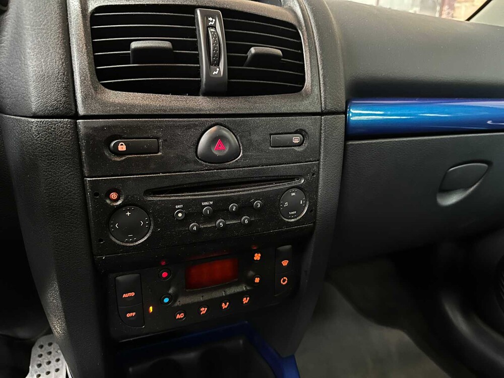 Renault Clio V6 RS Phase 2 255 Renault Sport 3.0 V6 255hp 2004, P-745-NN Youngtimer 