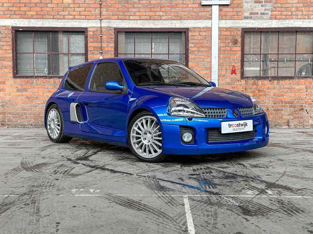 Renault Clio V6 RS Phase 2 255 Renault Sport 3.0 V6 255hp 2004, P-745-NN Youngtimer 