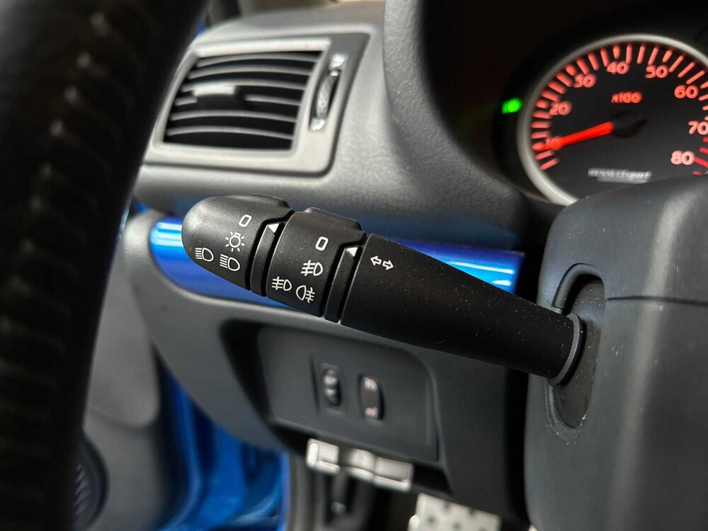 Renault Clio V6 RS Phase 2 255 Renault Sport 3.0 V6 255hp 2004, P-745-NN Youngtimer 