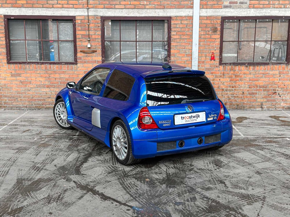 Renault Clio V6 RS Phase 2 255 Renault Sport 3.0 V6 255hp 2004, P-745-NN Youngtimer 