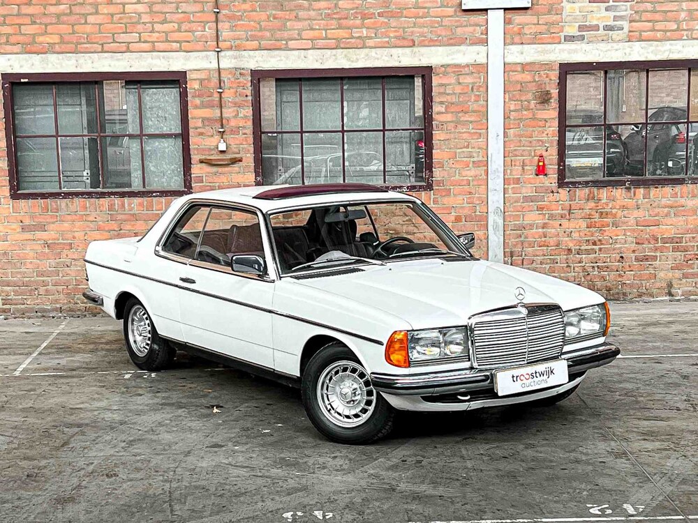 Mercedes-Benz 230 C (280 LPG ENGINE) 200-280 (W123) 184hp 1977, 50-SG-25