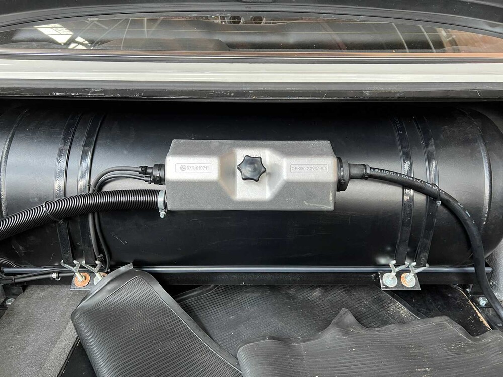 Mercedes-Benz 230 C (280 LPG ENGINE) 200-280 (W123) 184hp 1977, 50-SG-25