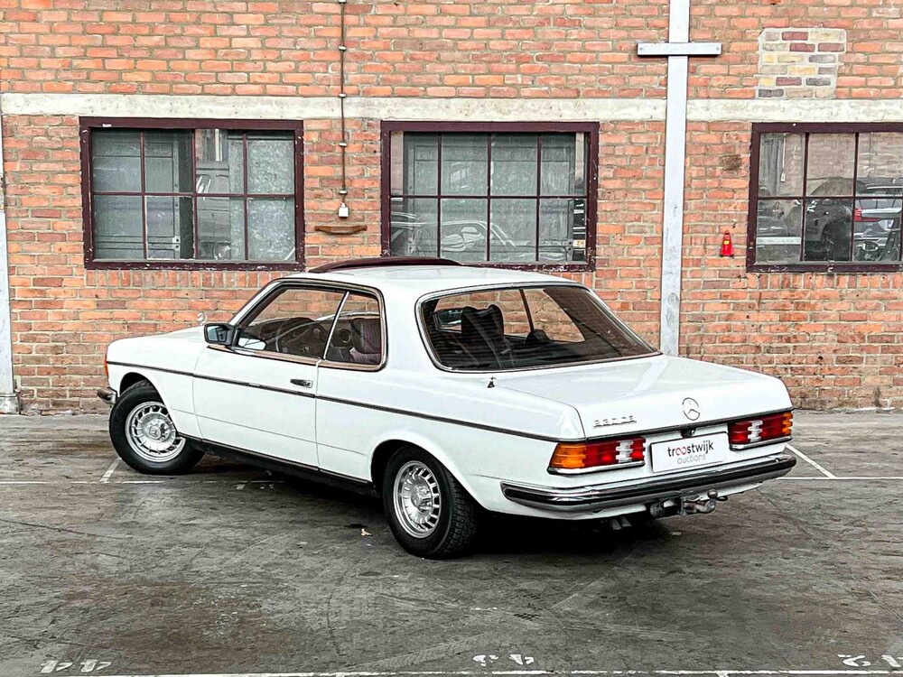 Mercedes-Benz 230 C (280 LPG ENGINE) 200-280 (W123) 184hp 1977, 50-SG-25