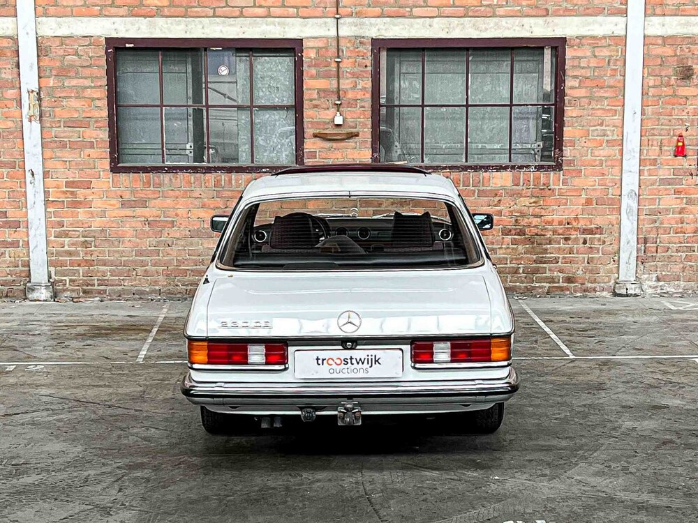 Mercedes-Benz 230 C (280 LPG ENGINE) 200-280 (W123) 184hp 1977, 50-SG-25