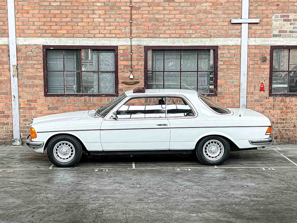 Mercedes-Benz 230 C (280 LPG ENGINE) 200-280 (W123) 184hp 1977, 50-SG-25