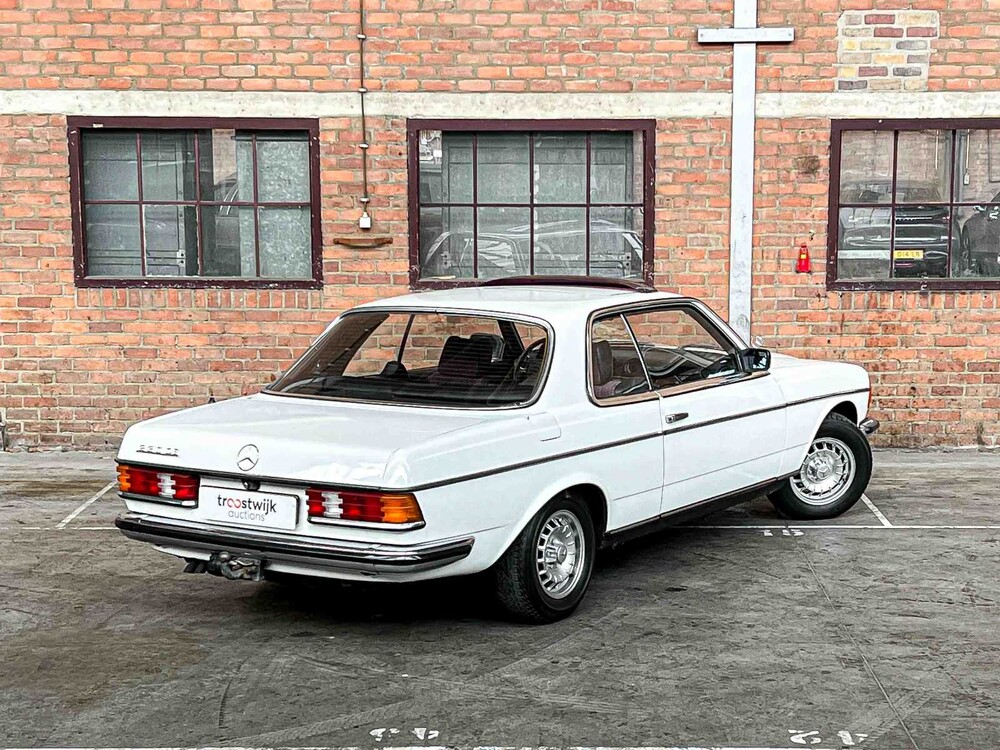 Mercedes-Benz 230 C (280 LPG ENGINE) 200-280 (W123) 184hp 1977, 50-SG-25