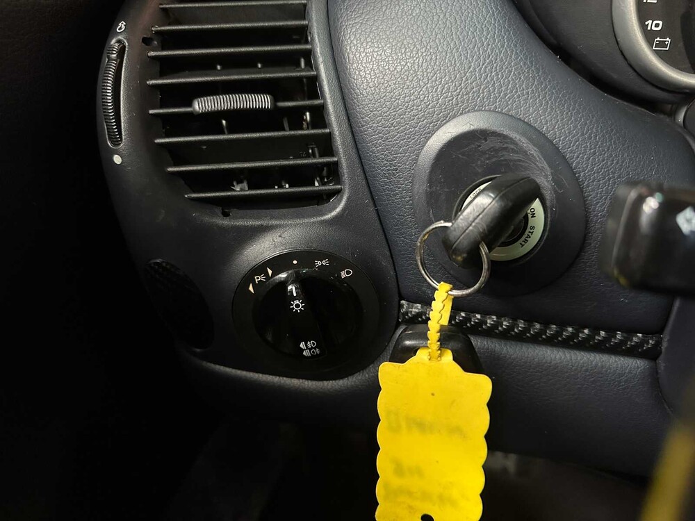 Porsche 911 Carrera 4 3.4 Coupé 996 300PS 2000, S-985-VZ Youngtimer