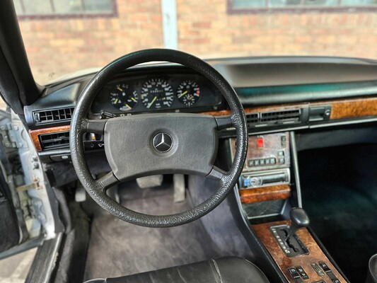 Mercedes-Benz W126 500 SEC 231PS 