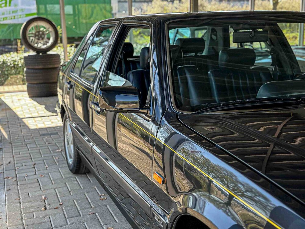 Lancia Theme 3.0 8.32 Ferrari 202hp 1989