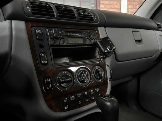 Mercedes-Benz M-Klasse 270 CDI 163PS 2001 (Original-NL), 95-HF-SV