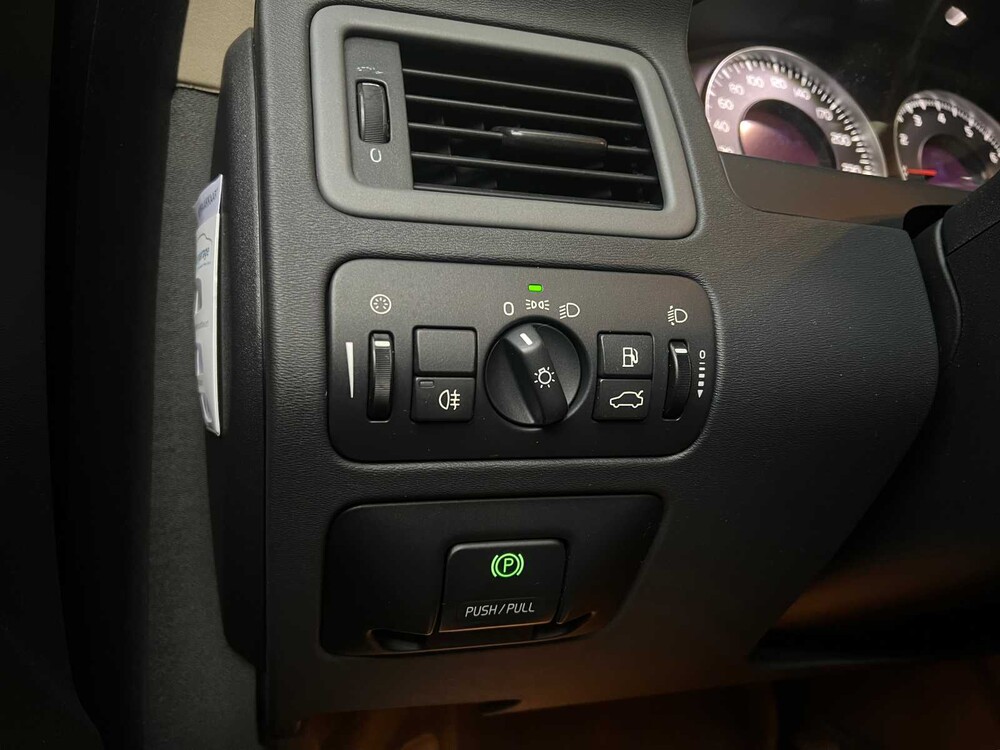 Volvo V70 145PS 2009, H-832-ZN