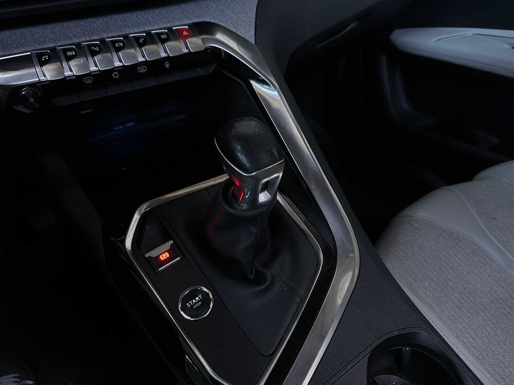 Peugeot 3008 1.2 PureTech BL Prem 131PS 2018, SR-220-G